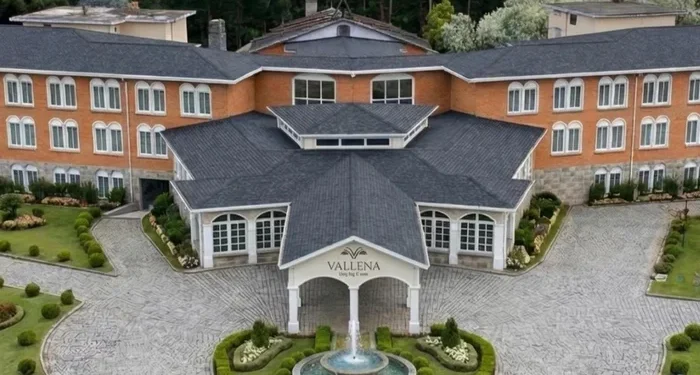 Casa gigante para abrigar idosos foi reaberta após quatro meses