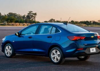 Carro mais espaçoso da Chevrolet tem porta-malas de 469 litros e suspensão de luxo