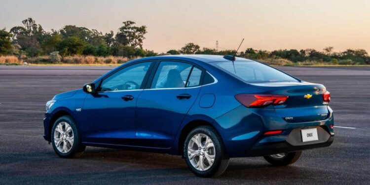 Carro mais espaçoso da Chevrolet tem porta-malas de 469 litros e suspensão de luxo