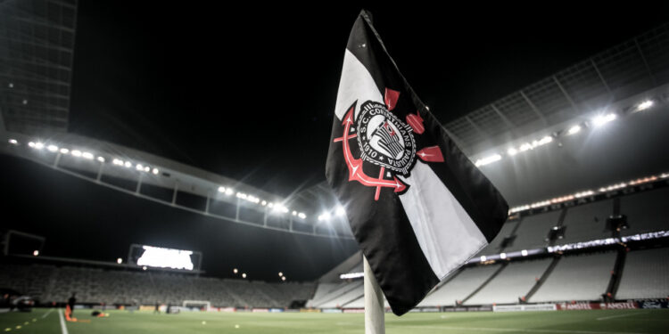 Corinthians anuncia novo treinador após saída de Dorival Júnior