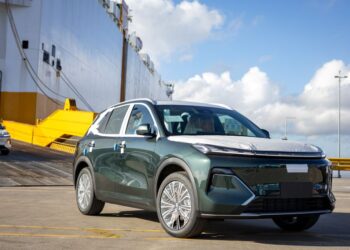 Novo SUV híbrido da Geely chega ao Brasil para abalar a concorrência