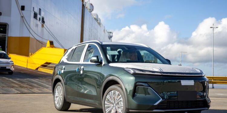 Novo SUV híbrido da Geely chega ao Brasil para abalar a concorrência