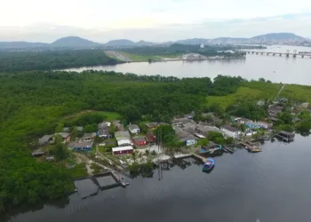 Ilha brasileira cobra 50 centavos dos turistas, mas tem um segredo que poucos sabem