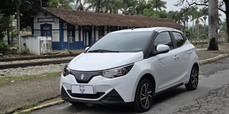 Carro elétrico mais barato do Brasil é obrigado a trocar de nome por imposição chinesa