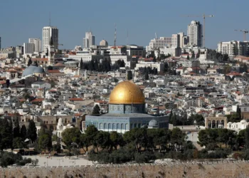 Onde fica a cidade em que Jesus foi crucificado?