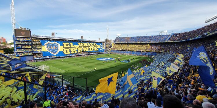 Boca Juniors prepara papel e caneta para anunciar contratação do século