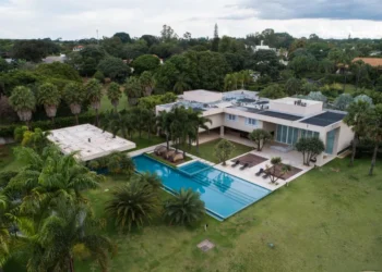 Mansão mais cara de Brasília custou R$ 23 milhões e pertence a homem famoso
