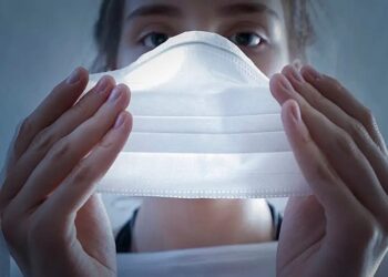 Uso de máscaras voltou a ser obrigatório nos estabelecimentos após ordem do Ministério neste país