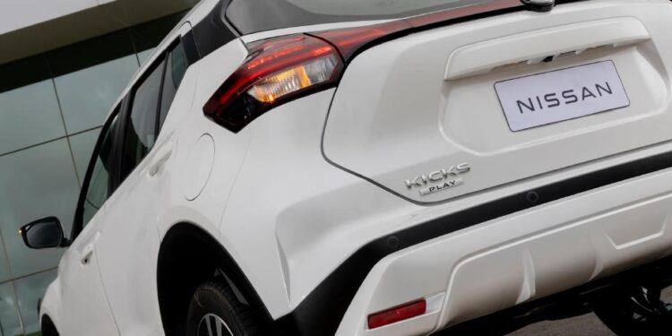 Tailândia transforma carro da Nissan e faz o que o Brasil sempre sonhou