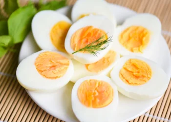 Quantos ovos por dia eu posso comer sem passar mal?