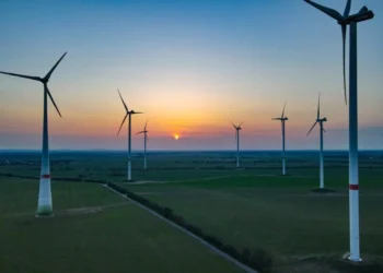 Maior torre de energia do Brasil vai ter 257 metros e vai captar luz natural