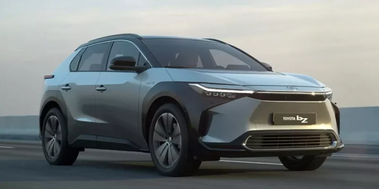 Novo carro elétrico da Toyota combina potência de modelo de luxo, mas apresenta alguns pontos negativos