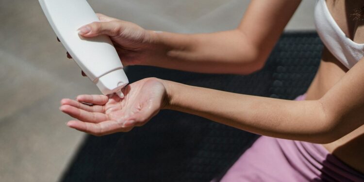 Anvisa proíbe venda de protetor solar no Brasil