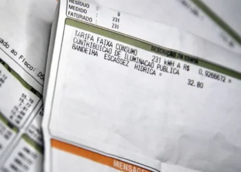 Brasileiros recebem péssima notícia sobre aumento da conta de luz