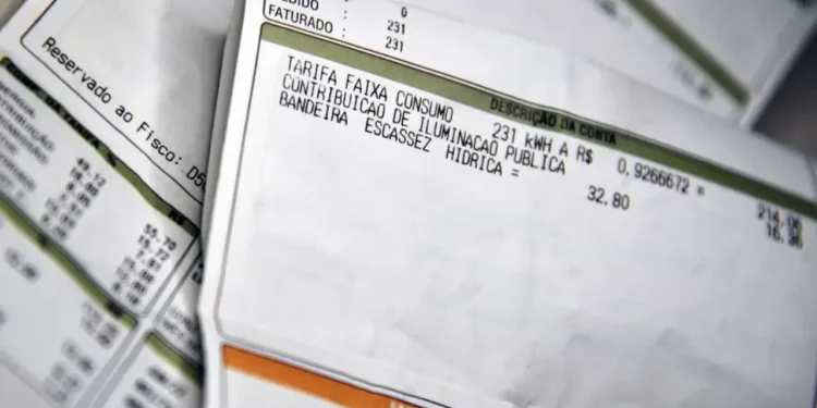 Brasileiros recebem péssima notícia sobre aumento da conta de luz