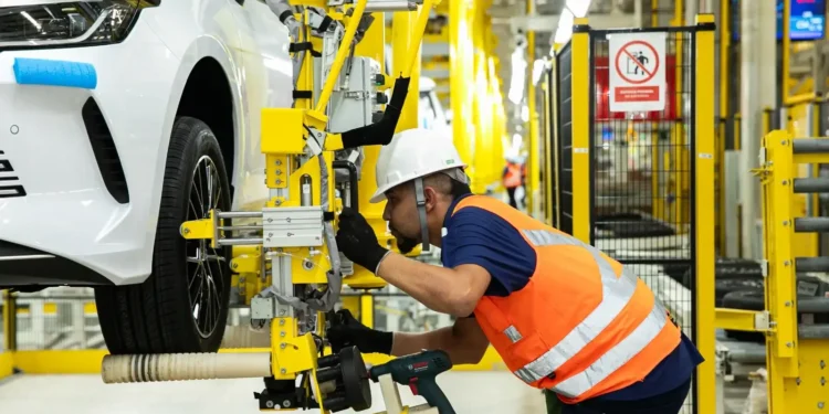 100 mil funcionários demitidos de última hora: crise na BYD?