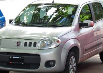 Carro popular mais fácil de manter tem economia de luxo e preço barato