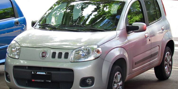 Carro popular mais fácil de manter tem economia de luxo e preço barato