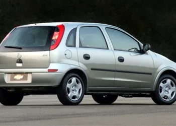 5 carros usados mais baratos do Brasil com manutenção simples e baixo consumo