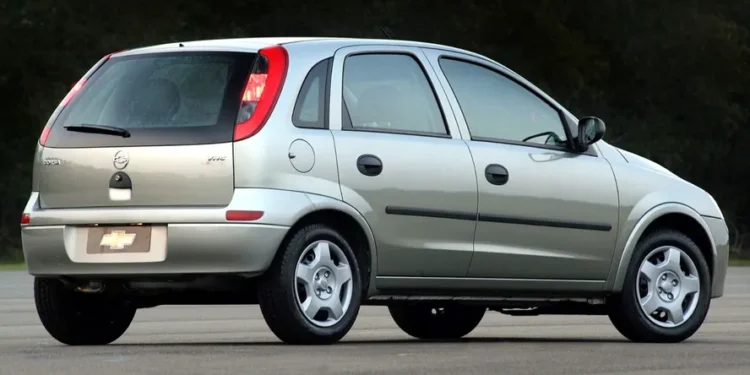 5 carros usados mais baratos do Brasil com manutenção simples e baixo consumo