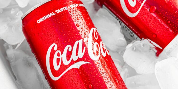 Coca-Cola vende mais de 800 milhões de doses por dia: você sabe como ela é preparada?