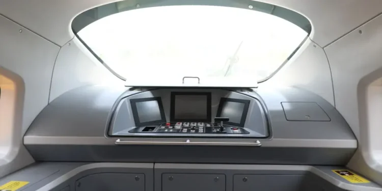 Está chegando uma nova máquina da BYD potente e que anda mais rápido que um trem normal