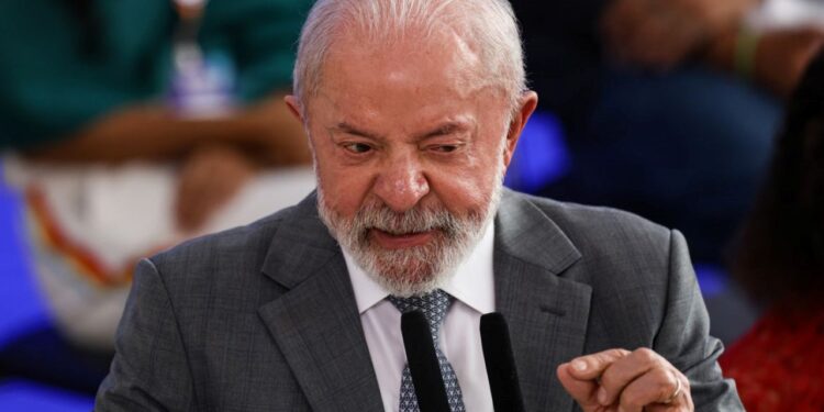 Lula começa a encaminhar fim da jornada de trabalho 6×1