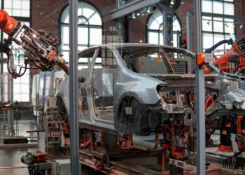 Montadora mais nova da China fabrica 600 mil carros e chegou ao Brasil