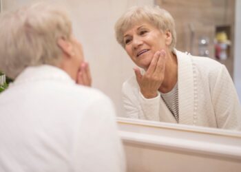 Mulheres recebem comunicado geral sobre cuidados para envelhecer