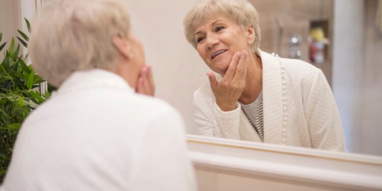 Mulheres recebem comunicado geral sobre cuidados para envelhecer