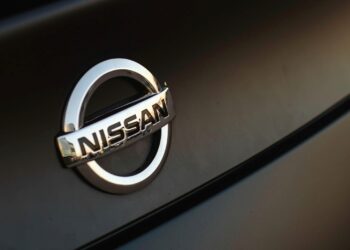 Nissan vai encerrar atividades de venda de carros nesses moldes e substituir modelos