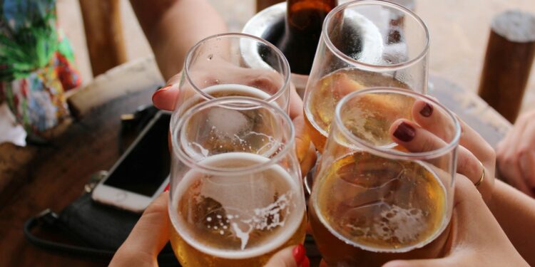 O que acontece com seu intestino quando você bebe cerveja?