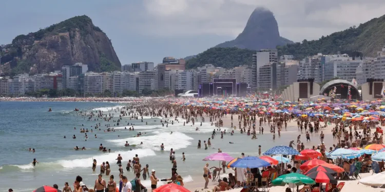 Homem que vendia churrasquinhos por R$ 10 mil para turistas foi preso