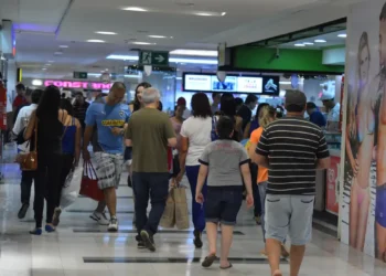 Comércio no Shopping foi fechado e Justiça proibiu funcionamento
