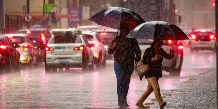 Alerta urgente para fortes tempestades em estado do Brasil