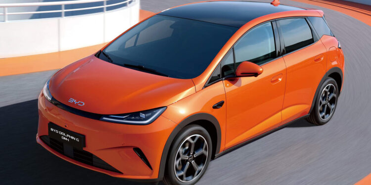 Novo elétrico da BYD tem 1.000 km de autonomia e promete esmagar concorrência