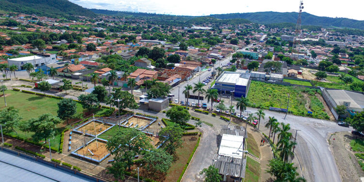 Capadócia brasileira fica em cidade pouco conhecida de Goiás e foi nomeada Chaminés de Fada