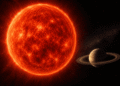 Estrela gigantesca faz Saturno parecer um planeta minúsculo