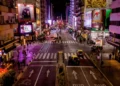 Avenida “que nunca dorme” atrai milhares de pessoas todos os dias e virou centro turístico
