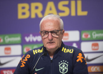 Enquanto Ancelotti recebe R$ 4 milhões por mês na Seleção, Dorival Jr. ganhava muito menos