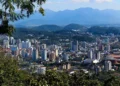 Cidade brasileira onde o sol aparece menos de 100 dias por ano fica no Sul e foi eleita a mais nublada do Brasil