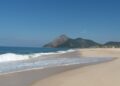Praia mais perigosa do Brasil arrasta as pessoas para dentro do mar