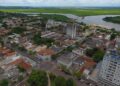 Cidade brasileira intriga geólogos com rio que corre ao contrário e não chega no mar