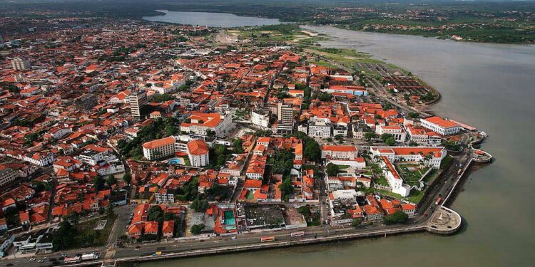 Única capital do Brasil formada por franceses tem banho de mar quentinho em várias estações