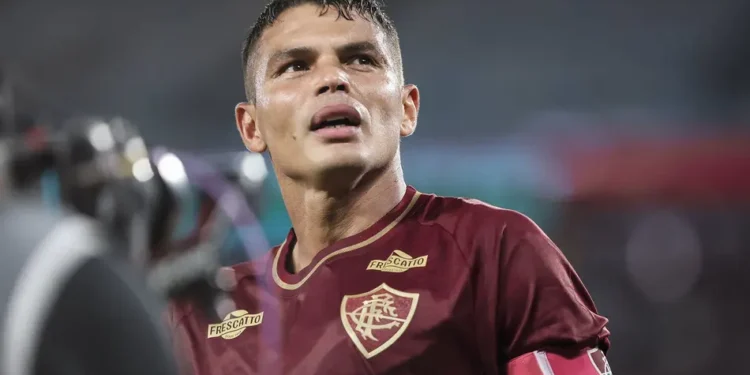 Thiago Silva acertou retorno ao Fluminense com salário de R$ 1 milhão por mês, mas agora ele tomou outra decisão