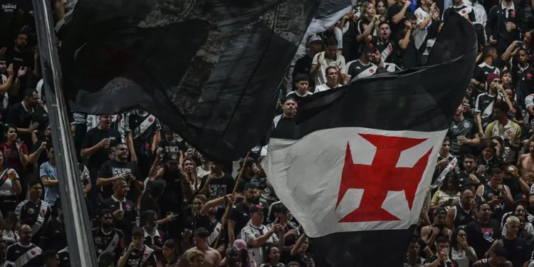 Vasco ganha pontos no Brasileirão e sobe para 2º colocação