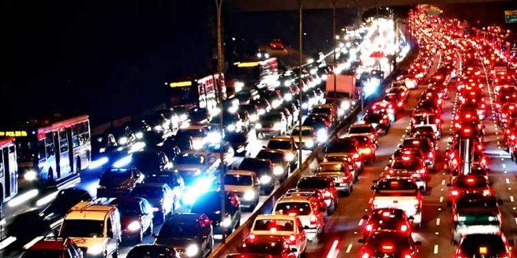 A cidade onde o trânsito nunca para virou símbolo do caos urbano