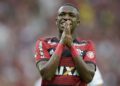 Artilheiro que jogou com Vinícius Júnior aceita vestir a camisa e jogar no Flamengo