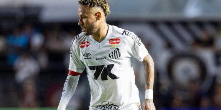 Adesivo raro de Neymar da Copa mal foi lançado e já esgotou