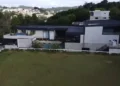 Mansão de luxo em São Paulo custa R$ 18 milhões e pertence a ex-BBB famosa